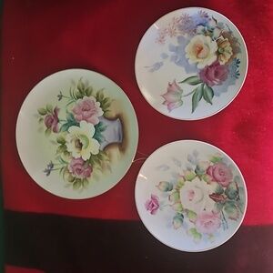 Vintage Japanese Hand Painted Wall Plate Set